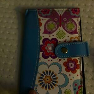 I am selling a kid wallet. It’s really good. It can hold dollars and coins bye